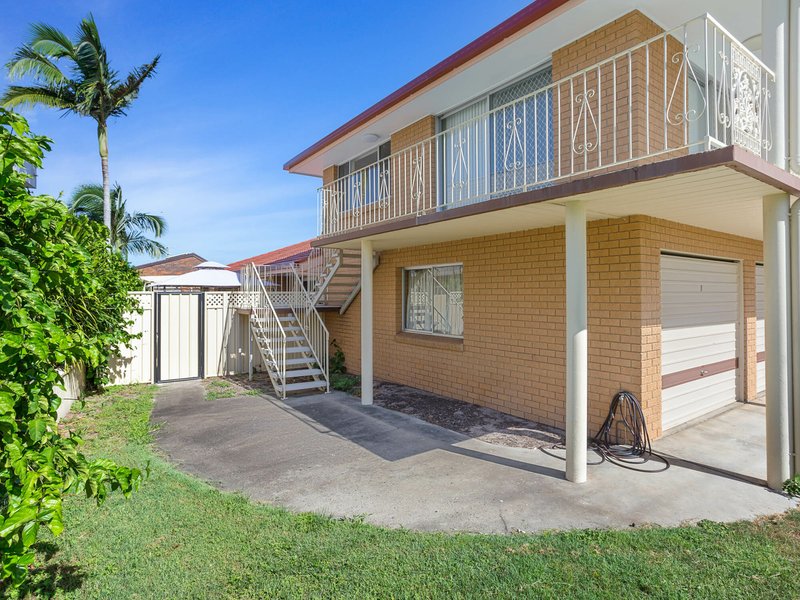 Photo - 24 Ferguson Ave , Bongaree QLD 4507 - Image 7