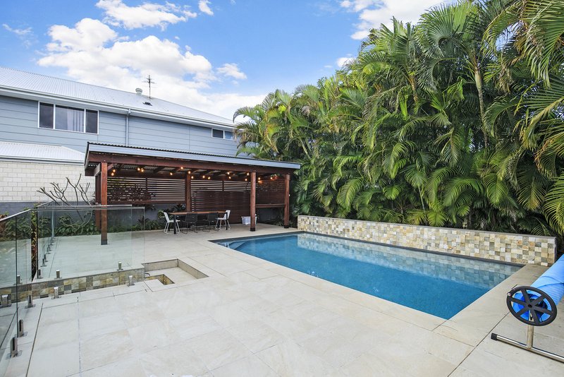 Photo - 24 Fernlea Avenue, Scarborough QLD 4020 - Image 18