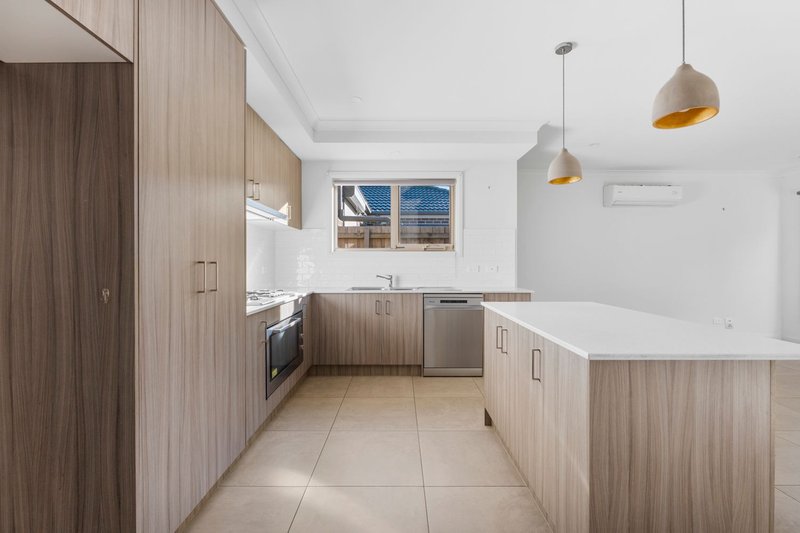 Photo - 24 Fitzroy Way, Whittlesea VIC 3757 - Image 4