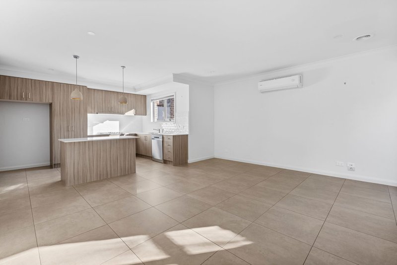 Photo - 24 Fitzroy Way, Whittlesea VIC 3757 - Image 5