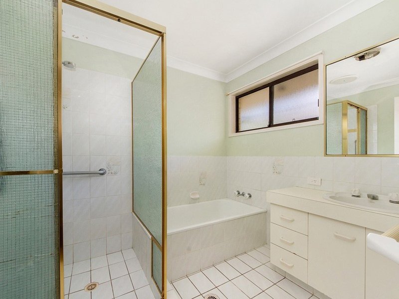 Photo - 2/4 Flora Close, Burleigh Waters QLD 4220 - Image 10