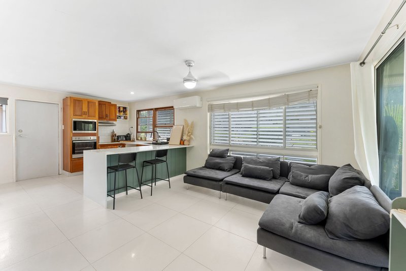 Photo - 24 Folkstone Avenue, Albany Creek QLD 4035 - Image 4