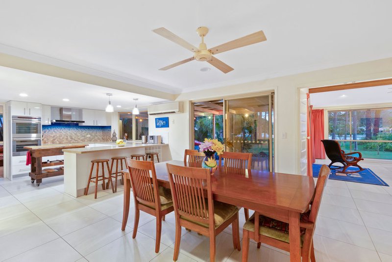 Photo - 24 Foreshore Close, Elanora QLD 4221 - Image 4