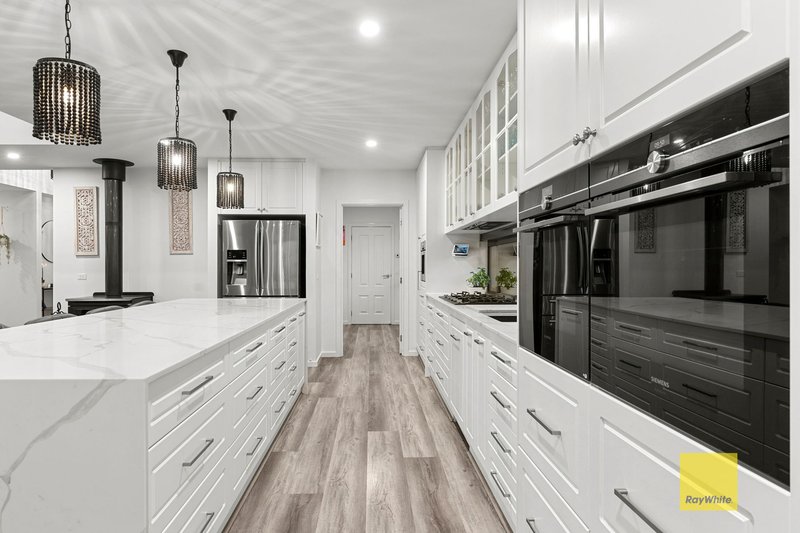 Photo - 24 Foymount Crescent, Highton VIC 3216 - Image 5