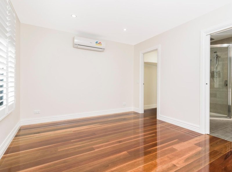 Photo - 2/4 Francis Street, Oak Park VIC 3046 - Image 3