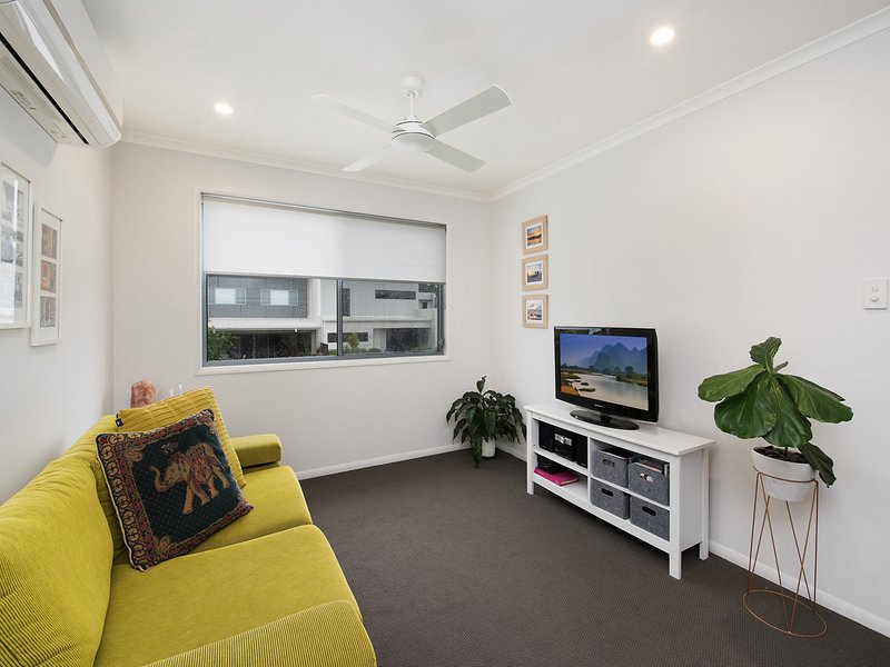 Photo - 24 Fraser Avenue , Maroochydore QLD 4558 - Image 9