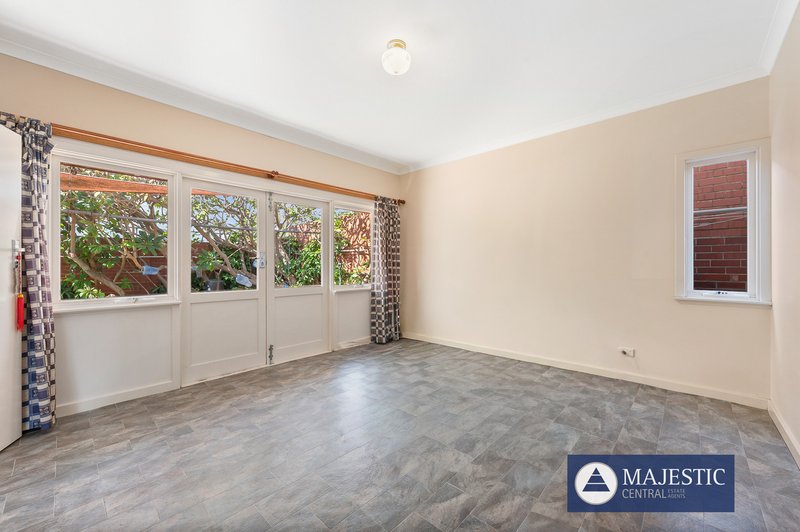 Photo - 24 Fraser Street, East Fremantle WA 6158 - Image 14