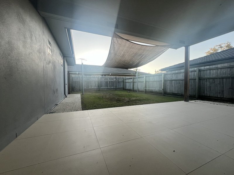 Photo - 24 Fred Pham Cres , Doolandella QLD 4077 - Image 6