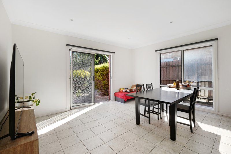 Photo - 2/4 Frederick Street, Thomastown VIC 3074 - Image 5