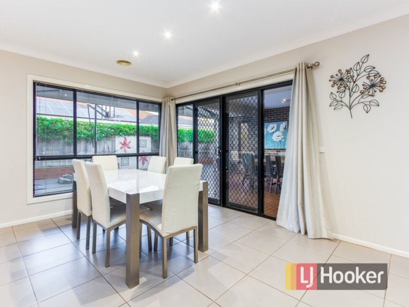 Photo - 24 Gallery Way, Pakenham VIC 3810 - Image 6