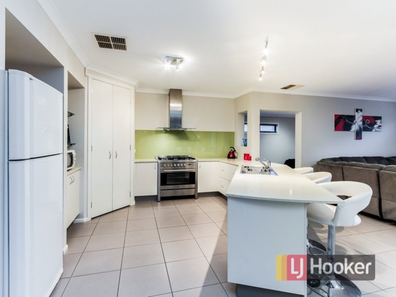 Photo - 24 Gallery Way, Pakenham VIC 3810 - Image 11