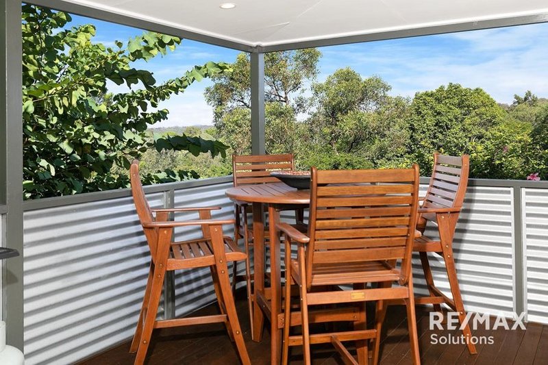 Photo - 24 Garrawin Court, Clear Mountain QLD 4500 - Image 14