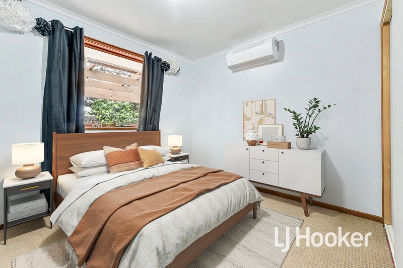 Photo - 24 General Joshua Drive, Hampton Park VIC 3976 - Image 6