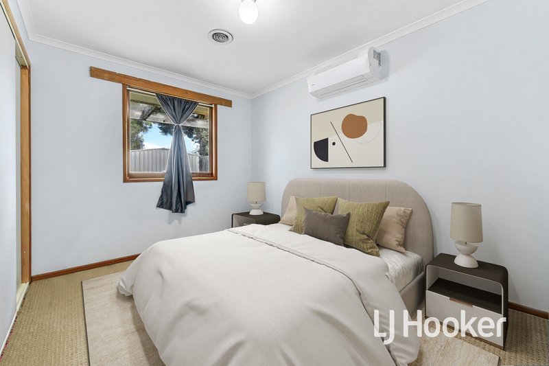 Photo - 24 General Joshua Drive, Hampton Park VIC 3976 - Image 7