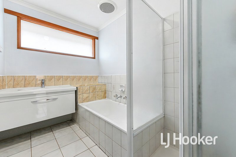 Photo - 24 General Joshua Drive, Hampton Park VIC 3976 - Image 8