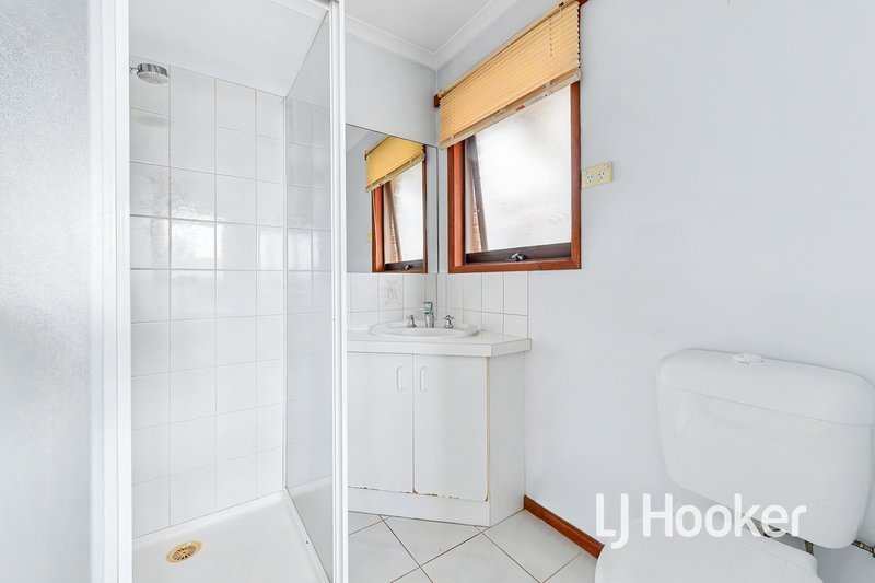 Photo - 24 General Joshua Drive, Hampton Park VIC 3976 - Image 9