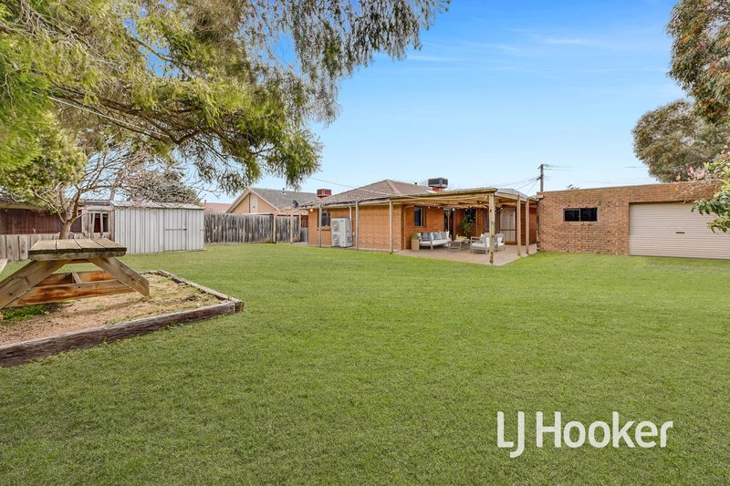 Photo - 24 General Joshua Drive, Hampton Park VIC 3976 - Image 10
