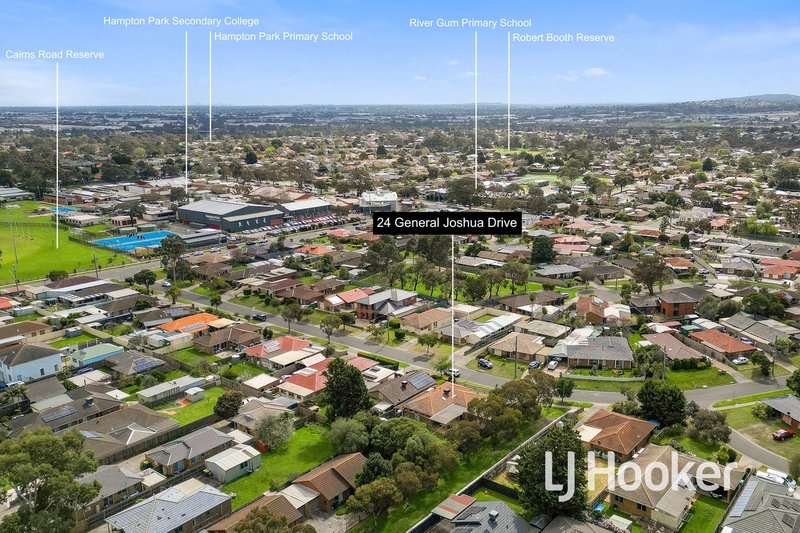 Photo - 24 General Joshua Drive, Hampton Park VIC 3976 - Image 14