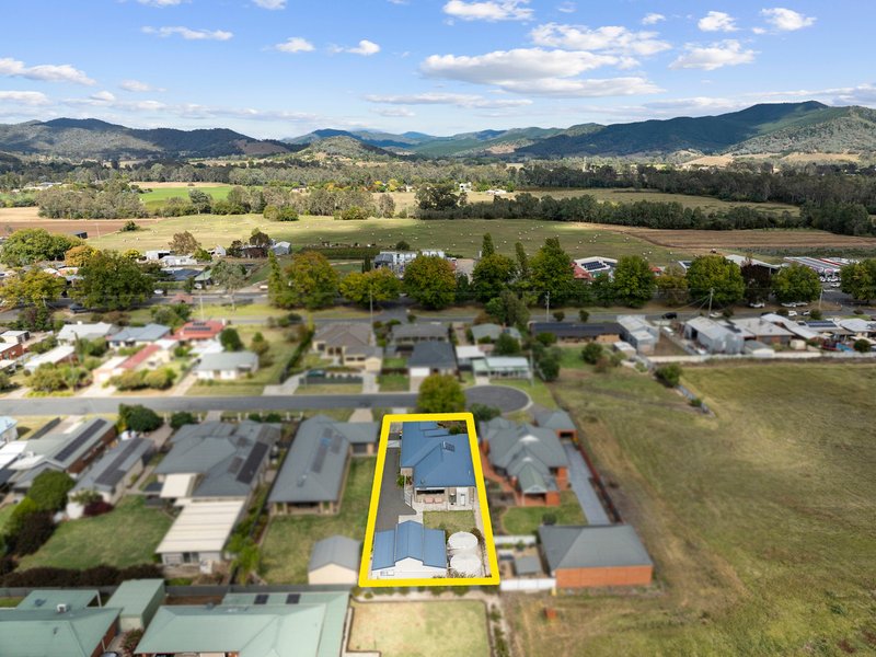 Photo - 24 Geoffrey Street, Myrtleford VIC 3737 - Image 14