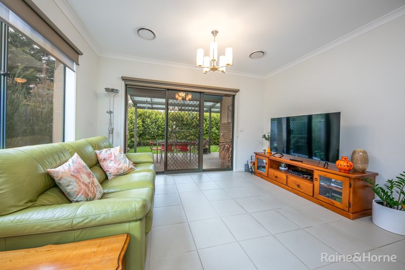 Photo - 24 Geranium Drive, Sunbury VIC 3429 - Image 7