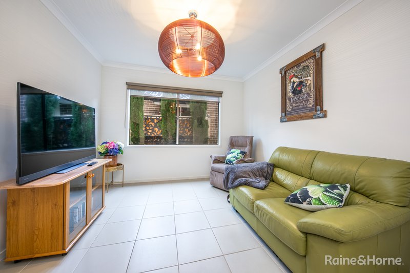 Photo - 24 Geranium Drive, Sunbury VIC 3429 - Image 8