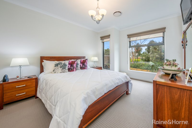 Photo - 24 Geranium Drive, Sunbury VIC 3429 - Image 9