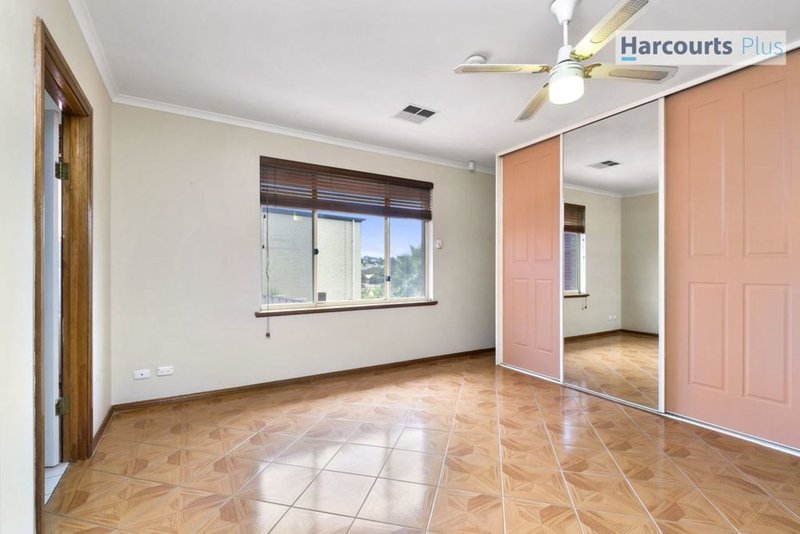 Photo - 24 Glade Crescent, Hallett Cove SA 5158 - Image 6