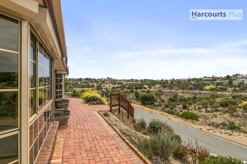 Photo - 24 Glade Crescent, Hallett Cove SA 5158 - Image 11