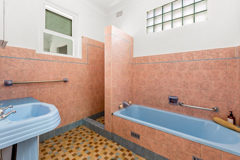 Photo - 24 Gladstone Street, Marrickville NSW 2204 - Image 6