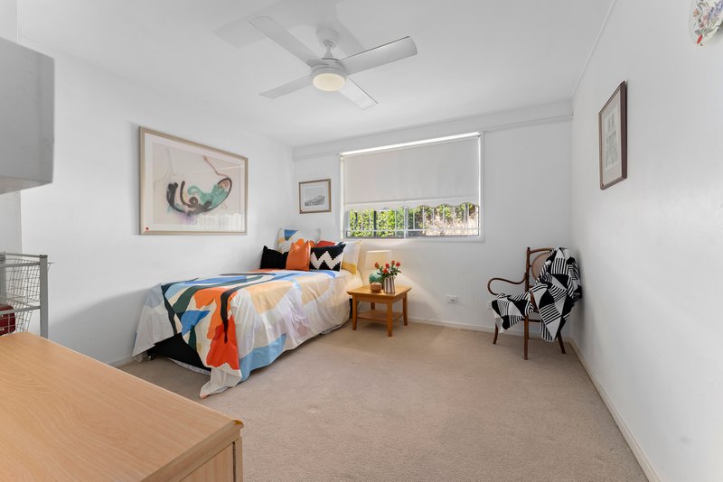 Photo - 24 Gleneagle Street, Kenmore QLD 4069 - Image 11