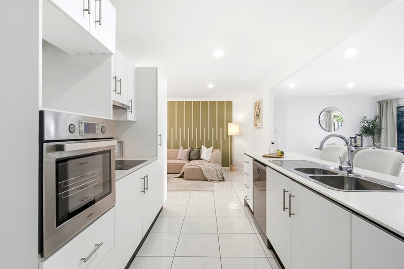 Photo - 24 Glenhaven Place, Durack QLD 4077 - Image 8