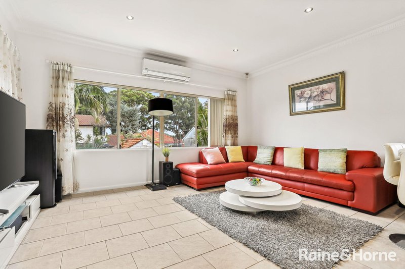 Photo - 24 Glenwall Street, Kingsgrove NSW 2208 - Image 2