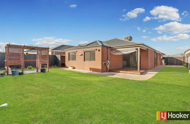 Photo - 24 Golf Links Drive, Beveridge VIC 3753 - Image 8