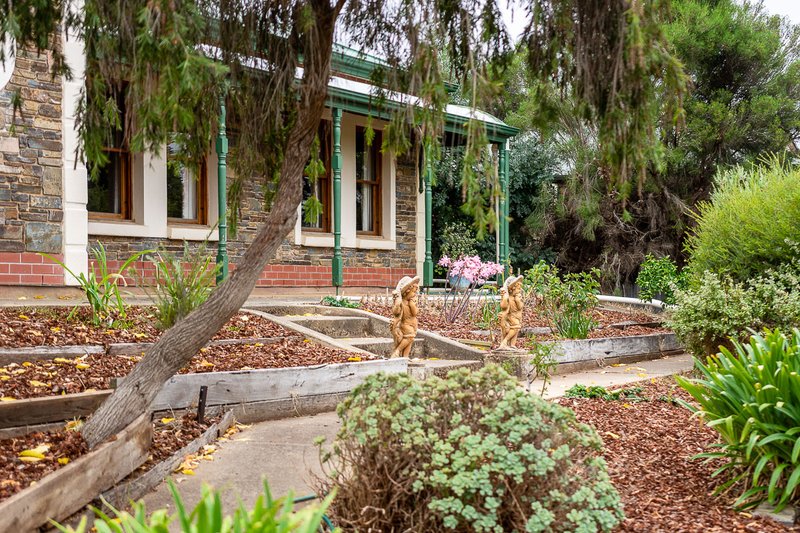 Photo - 24 Gollan Avenue, Strathalbyn SA 5255 - Image 2