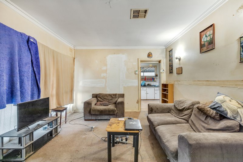 Photo - 24 Gores Road, Davoren Park SA 5113 - Image 6