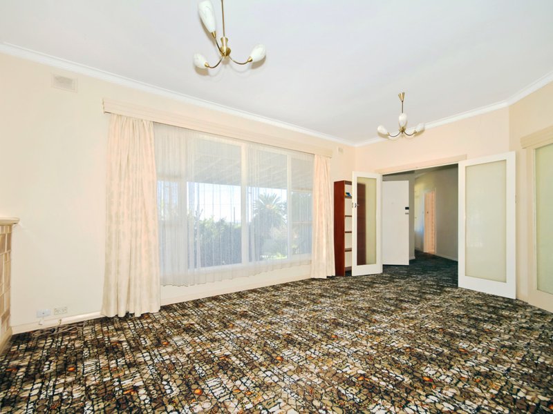 Photo - 24 Grace Road, Darlington SA 5047 - Image 5