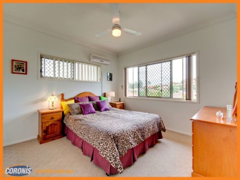 Photo - 24 Granada Street, Eatons Hill QLD 4037 - Image 15