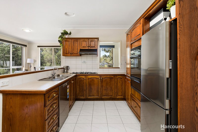 Photo - 24 Grange Park Avenue, Doncaster VIC 3108 - Image 5