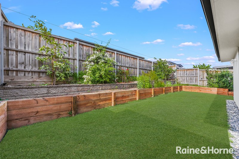 Photo - 24 Gratwick Street, Bradbury NSW 2560 - Image 7