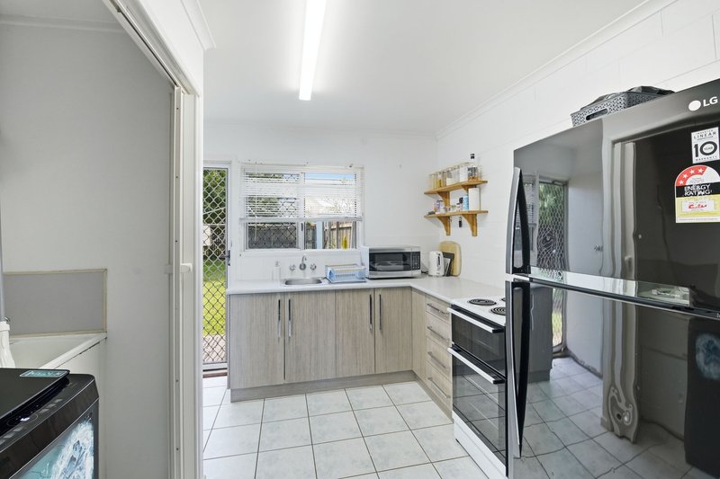 Photo - 2/4 Graves Street, North Mackay QLD 4740 - Image 2