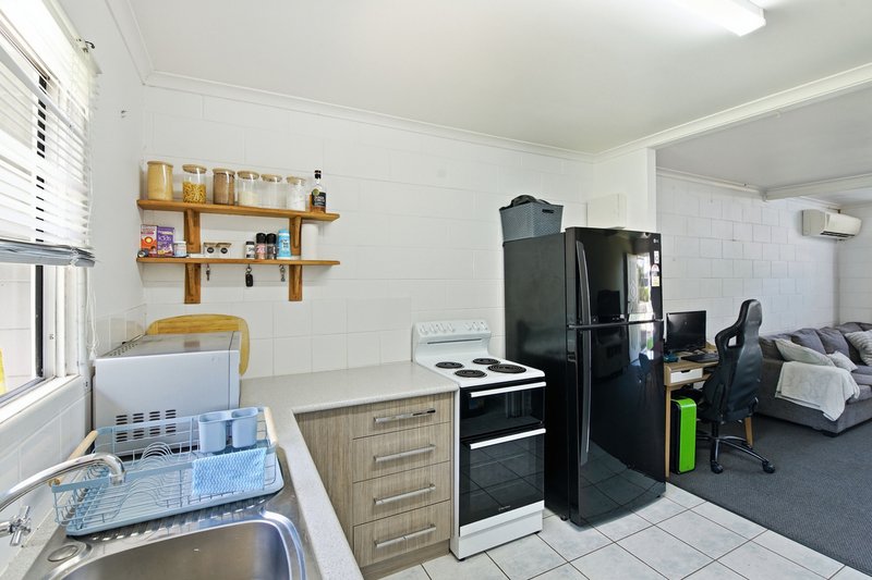 Photo - 2/4 Graves Street, North Mackay QLD 4740 - Image 3