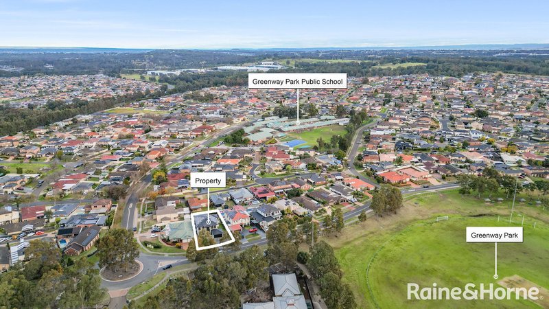 Photo - 24 Greenway Drive, West Hoxton NSW 2171 - Image 12