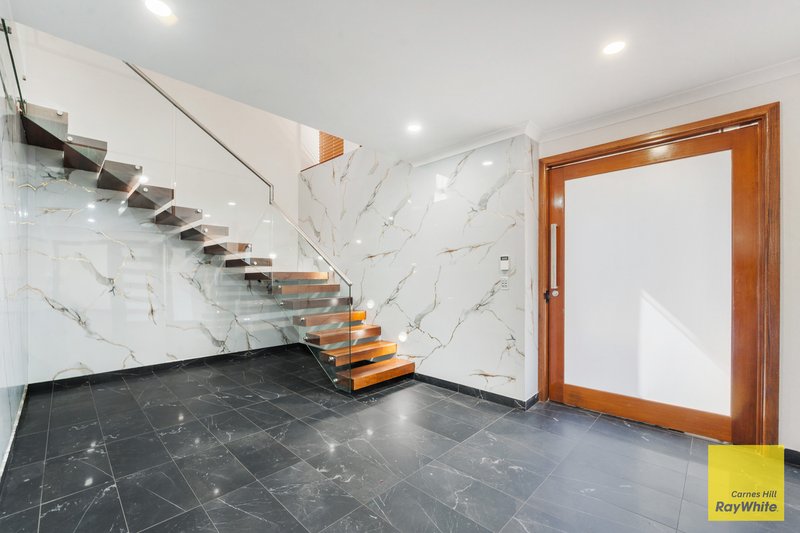Photo - 24 Greenway Drive, West Hoxton NSW 2171 - Image 4