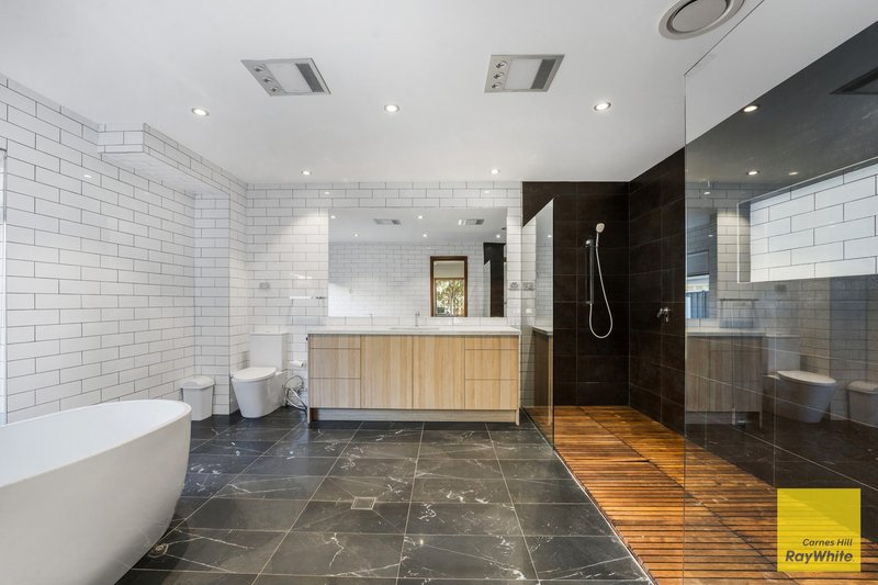 Photo - 24 Greenway Drive, West Hoxton NSW 2171 - Image 6