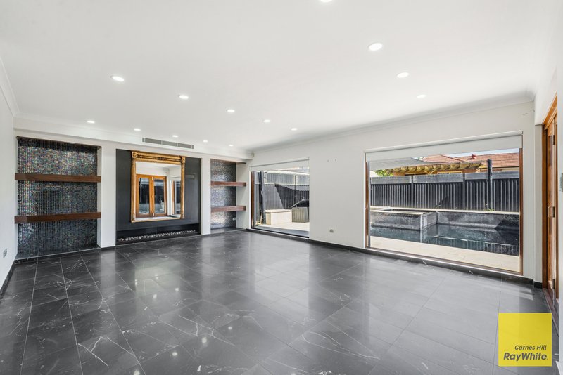 Photo - 24 Greenway Drive, West Hoxton NSW 2171 - Image 10