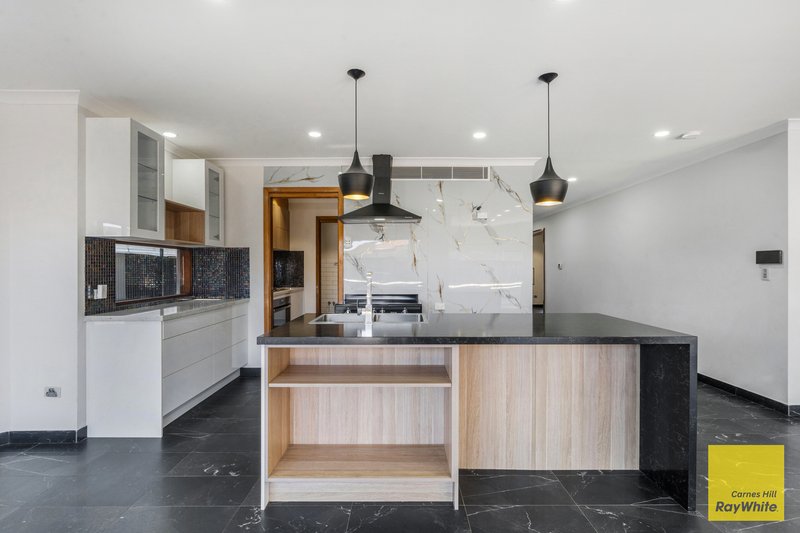 Photo - 24 Greenway Drive, West Hoxton NSW 2171 - Image 12