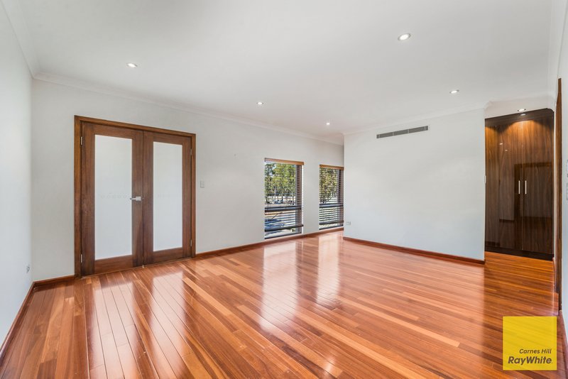 Photo - 24 Greenway Drive, West Hoxton NSW 2171 - Image 17