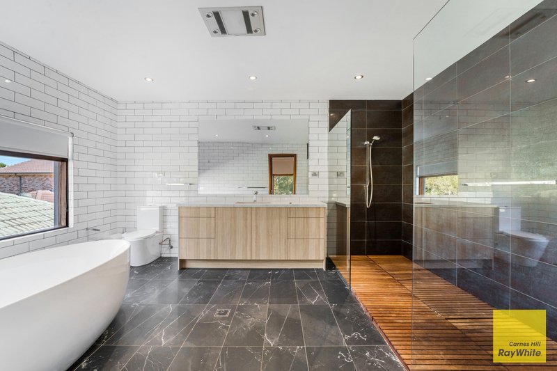 Photo - 24 Greenway Drive, West Hoxton NSW 2171 - Image 18