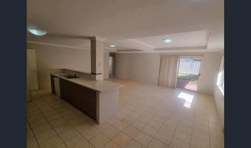 Photo - 24 Greeson Parkway, Secret Harbour WA 6173 - Image 4