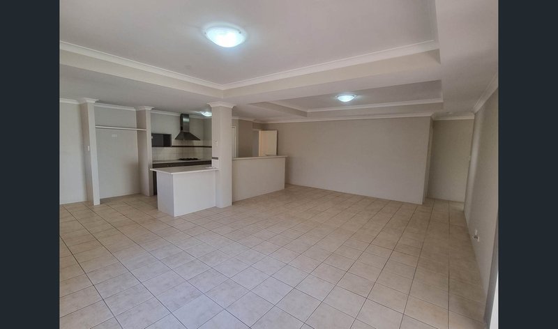 Photo - 24 Greeson Parkway, Secret Harbour WA 6173 - Image 5